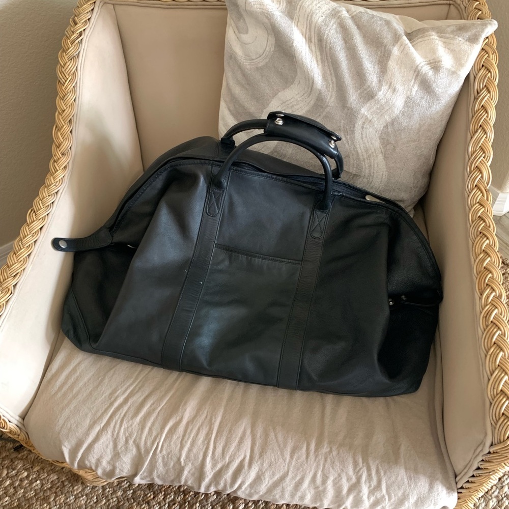 Black Leather Men's Duffle Bag